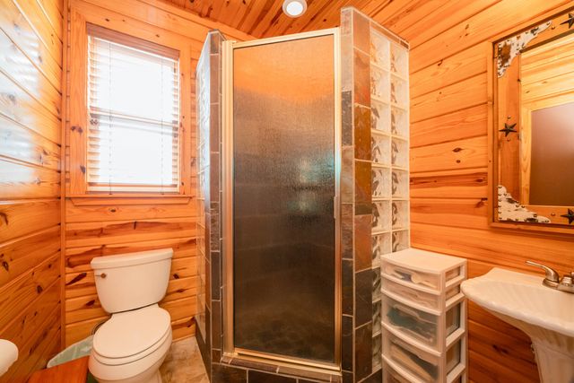 2636 Aqua Vista Drive, Jacksonville, TX 75766