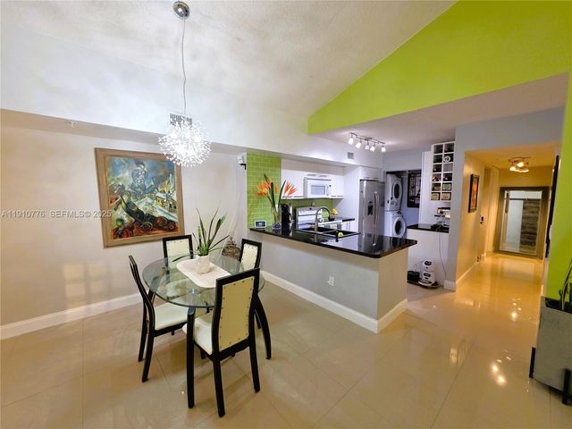 2600 S University Dr 229, Davie, FL 33328