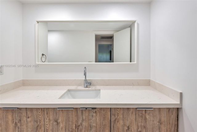 4001 S Ocean Dr 9F, Hollywood, FL 33019