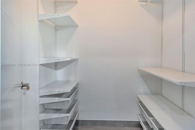 4001 S Ocean Dr 9F, Hollywood, FL 33019