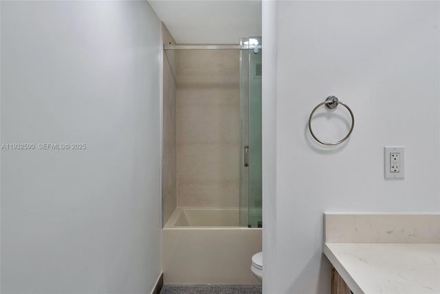 4001 S Ocean Dr 9F, Hollywood, FL 33019