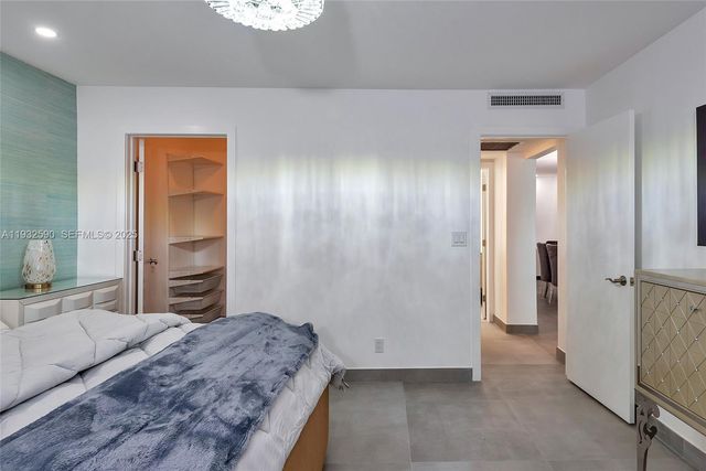 4001 S Ocean Dr 9F, Hollywood, FL 33019