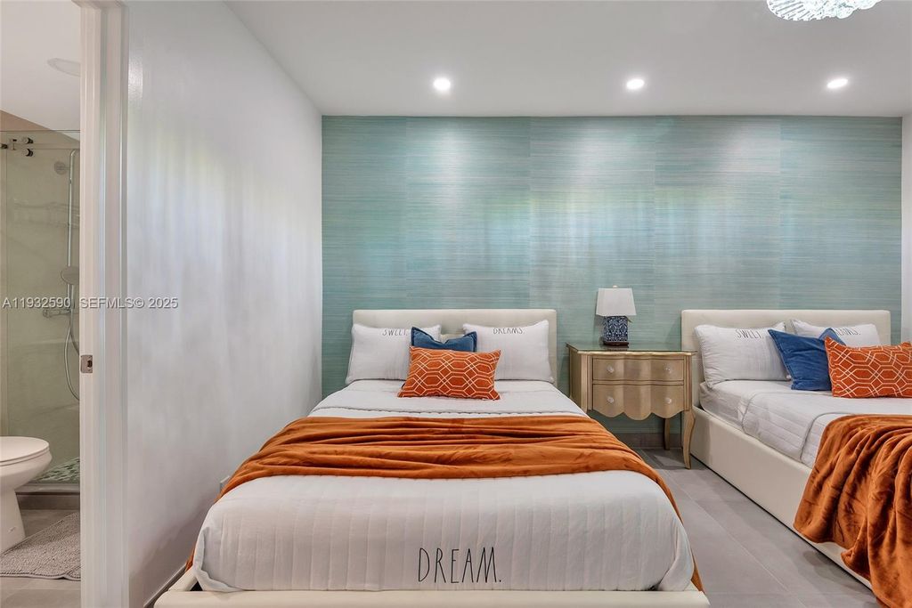 Image 17 of property listing at 4001 S Ocean Dr 9F, Hollywood, FL 33019