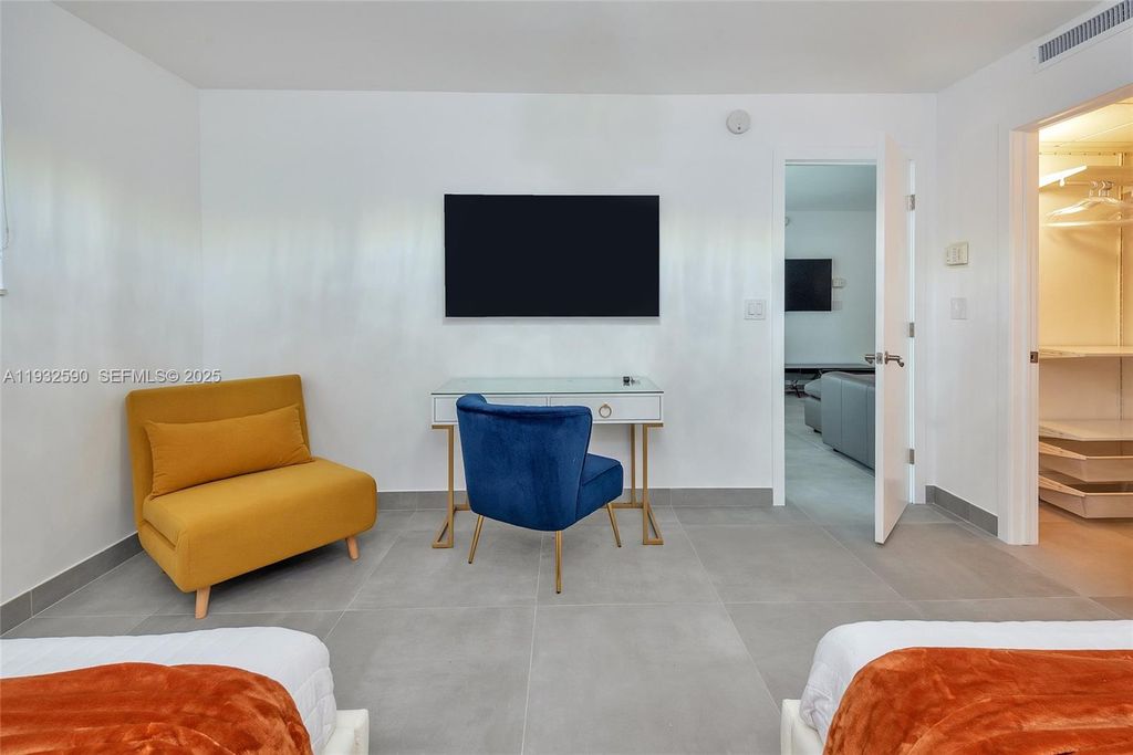 Image 32 of property listing at 4001 S Ocean Dr 9F, Hollywood, FL 33019