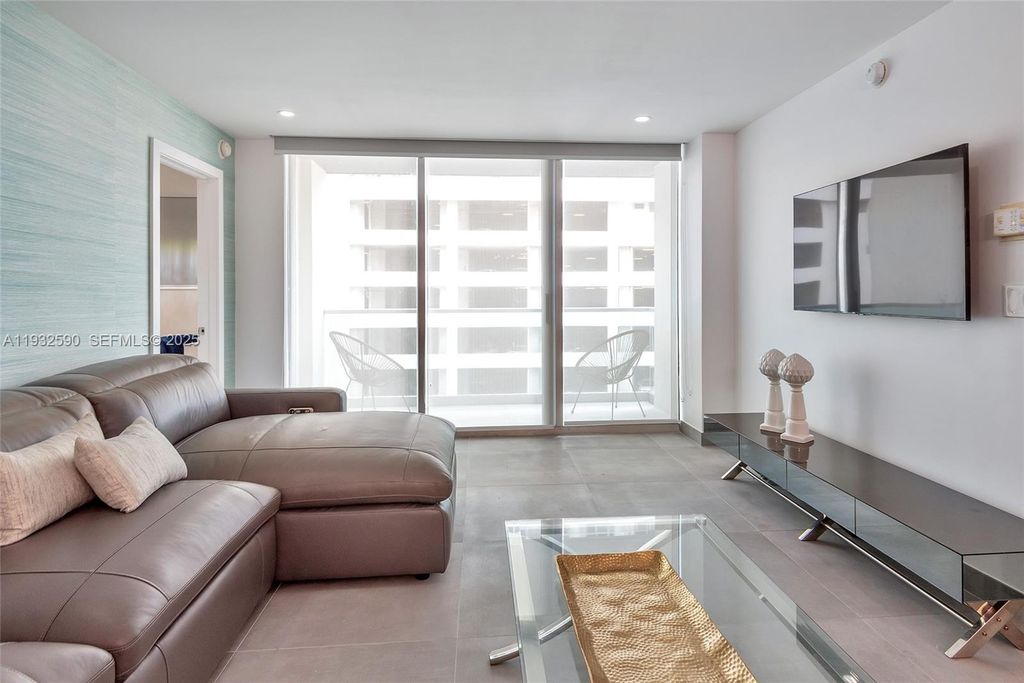 Image 40 of property listing at 4001 S Ocean Dr 9F, Hollywood, FL 33019