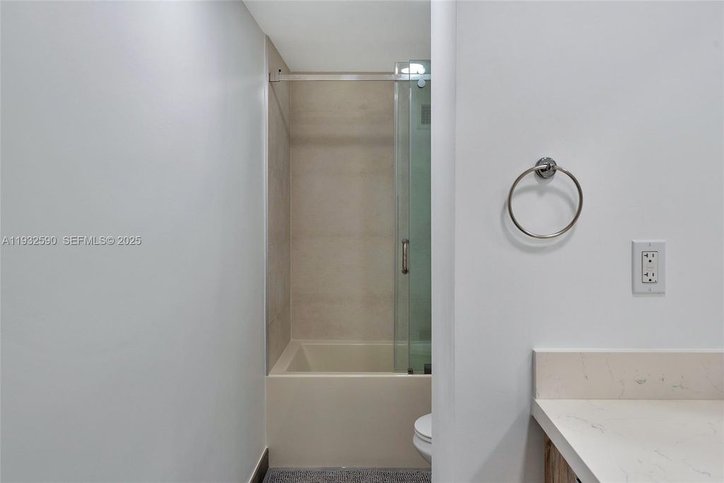 Image 50 of property listing at 4001 S Ocean Dr 9F, Hollywood, FL 33019