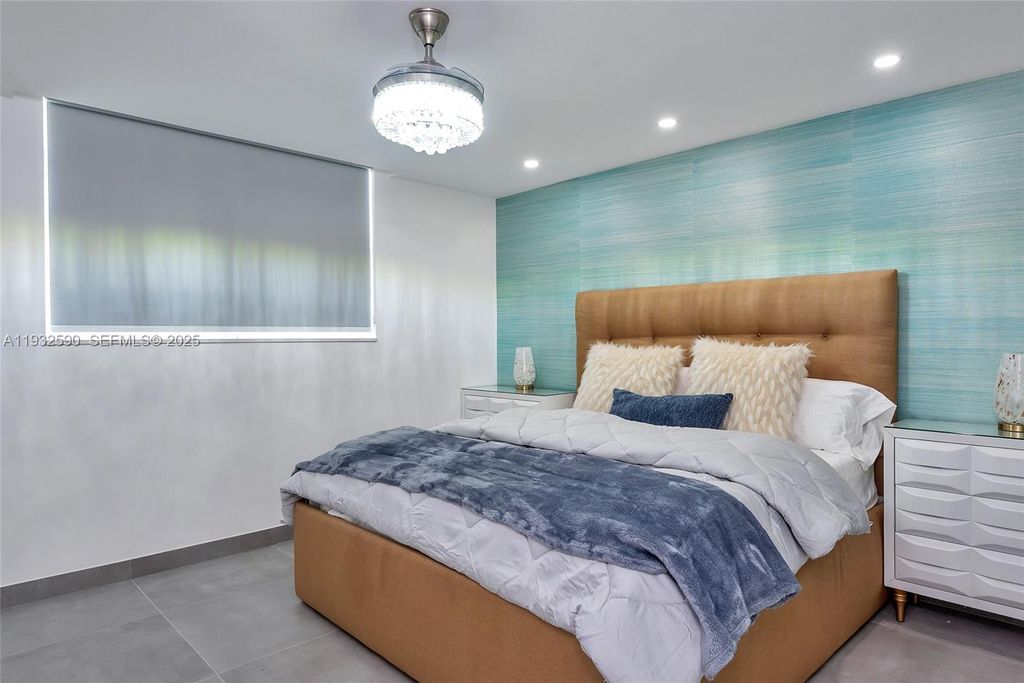 Image 53 of property listing at 4001 S Ocean Dr 9F, Hollywood, FL 33019