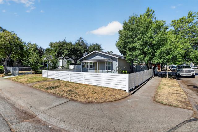 2297-2299 Beaumont St, Sacramento, CA 95815