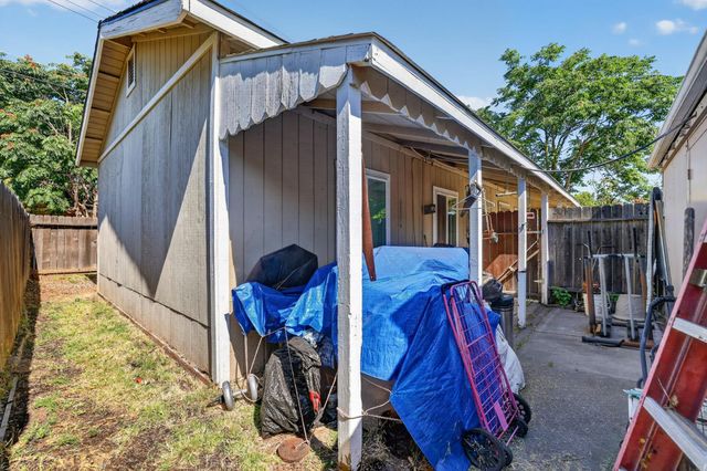 2297-2299 Beaumont St, Sacramento, CA 95815