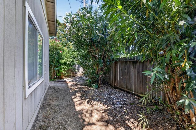 2297-2299 Beaumont St, Sacramento, CA 95815