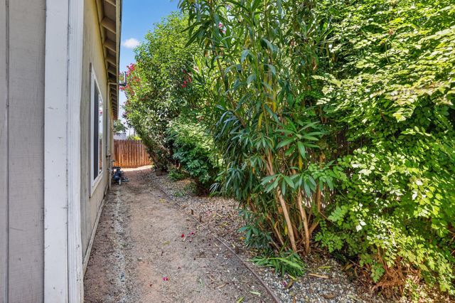2297-2299 Beaumont St, Sacramento, CA 95815