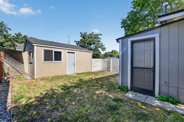 2297-2299 Beaumont St, Sacramento, CA 95815