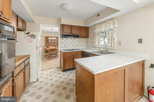 40 NORWOOD LN, Willingboro, NJ 08046