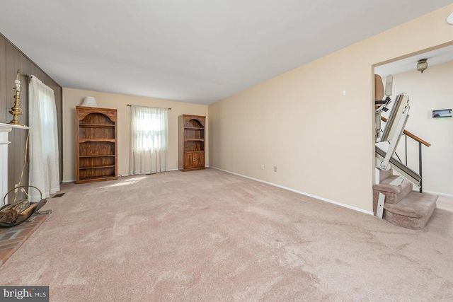 40 NORWOOD LN, Willingboro, NJ 08046