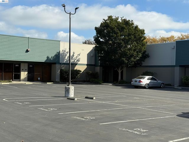 2982 Teagarden St, San Leandro, CA 94577