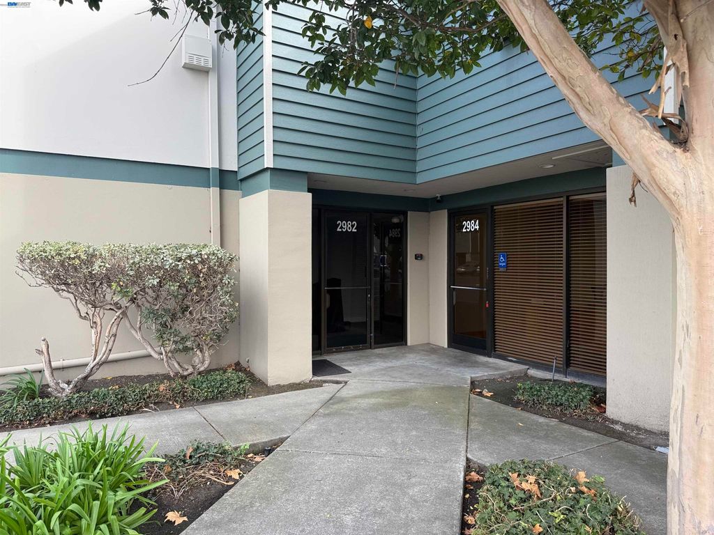 2982 Teagarden St, San Leandro, CA 94577