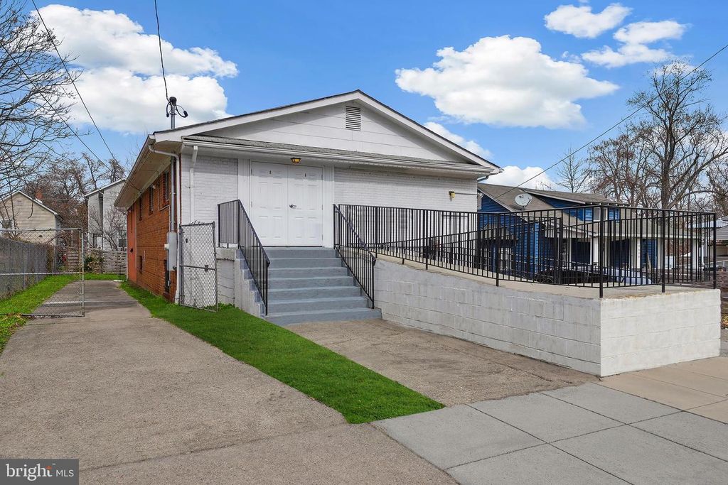 4510 BROOKS ST NE, Washington, DC 20019