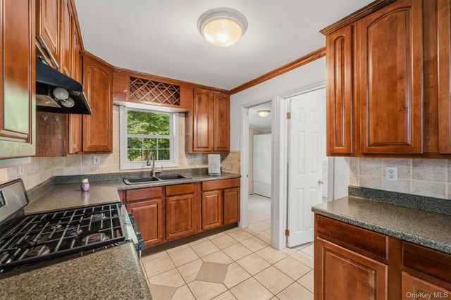 2 Echo Trail, Monroe, NY 10950