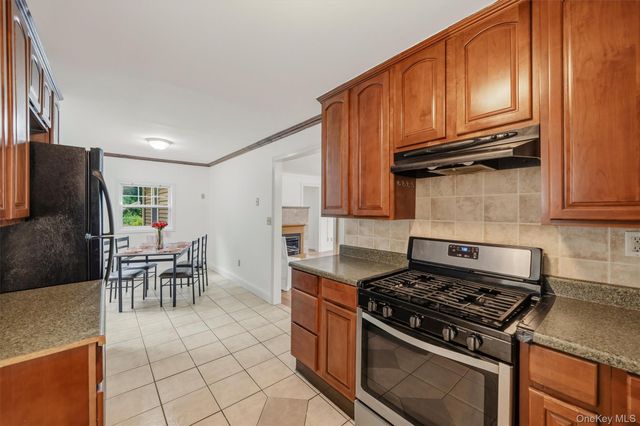2 Echo Trail, Monroe, NY 10950