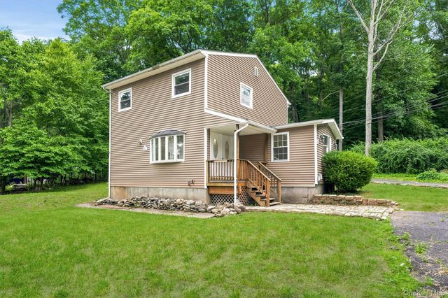 2 Echo Trail, Monroe, NY 10950