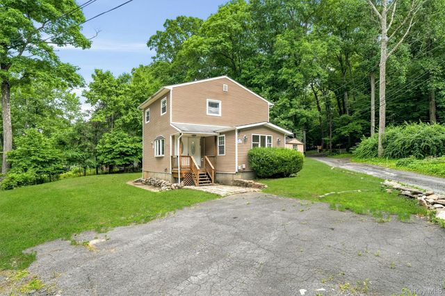 2 Echo Trail, Monroe, NY 10950