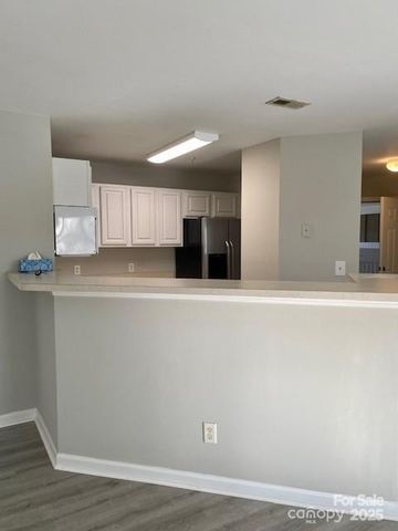 9709 Campus Walk Lane, Charlotte, NC 28262