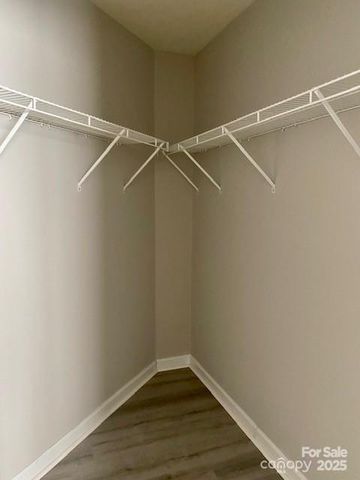 9709 Campus Walk Lane, Charlotte, NC 28262