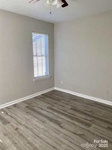 9709 Campus Walk Lane, Charlotte, NC 28262