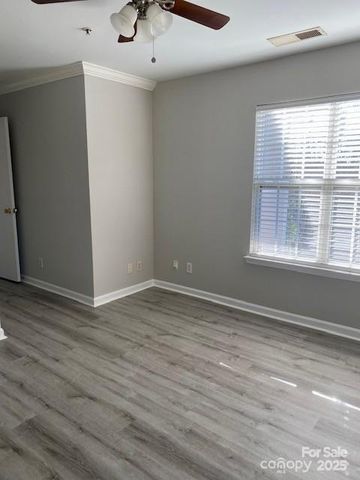 9709 Campus Walk Lane, Charlotte, NC 28262