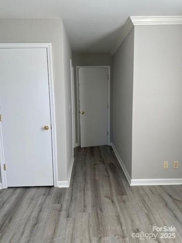 9709 Campus Walk Lane, Charlotte, NC 28262