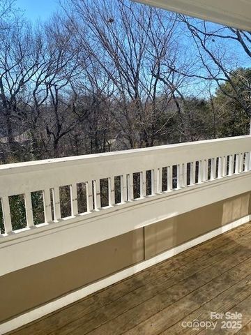 9709 Campus Walk Lane, Charlotte, NC 28262