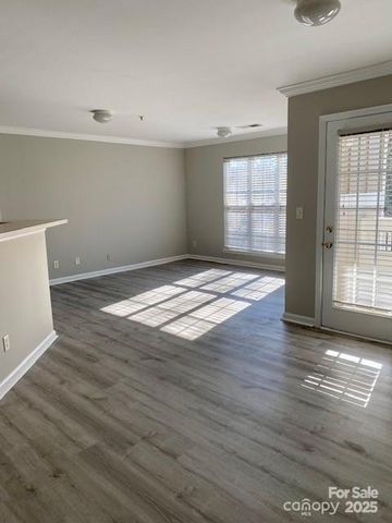 9709 Campus Walk Lane, Charlotte, NC 28262