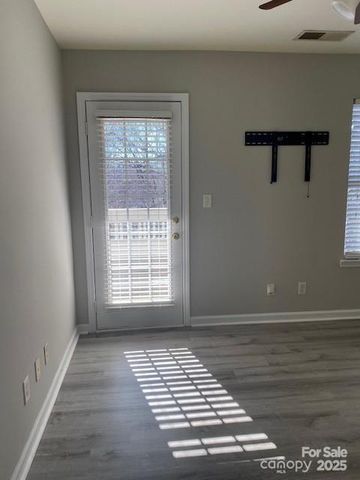 9709 Campus Walk Lane, Charlotte, NC 28262