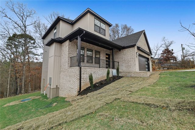 8 Swarthmoor Lane, Bella Vista, AR 72714
