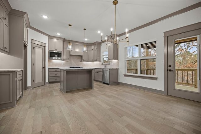 8 Swarthmoor Lane, Bella Vista, AR 72714