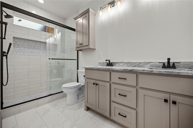 8 Swarthmoor Lane, Bella Vista, AR 72714