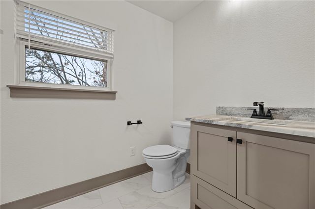 8 Swarthmoor Lane, Bella Vista, AR 72714