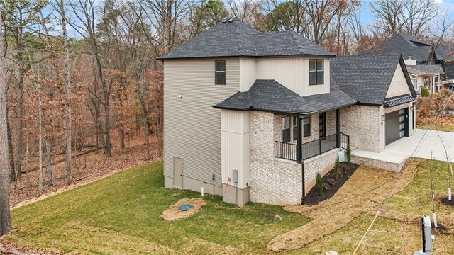 8 Swarthmoor Lane, Bella Vista, AR 72714