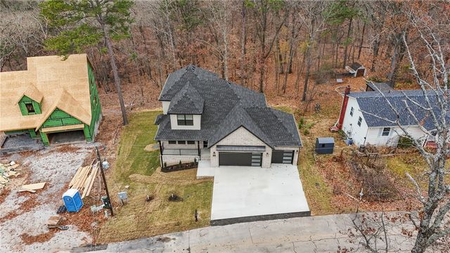 8 Swarthmoor Lane, Bella Vista, AR 72714
