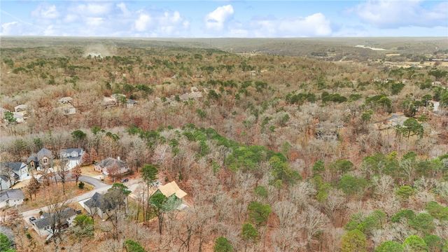 8 Swarthmoor Lane, Bella Vista, AR 72714