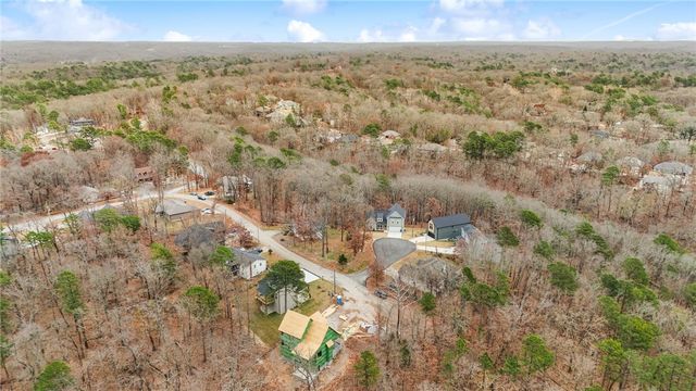 8 Swarthmoor Lane, Bella Vista, AR 72714