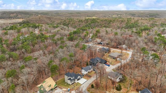 8 Swarthmoor Lane, Bella Vista, AR 72714
