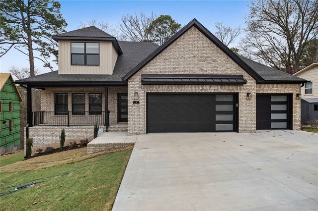 8 Swarthmoor Lane, Bella Vista, AR 72714