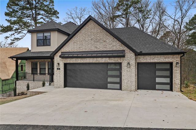 8 Swarthmoor Lane, Bella Vista, AR 72714