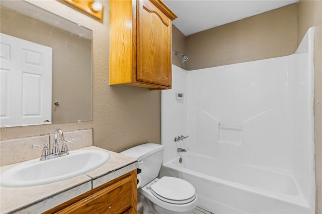 1205 Wyoming St, Alice, TX 78332
