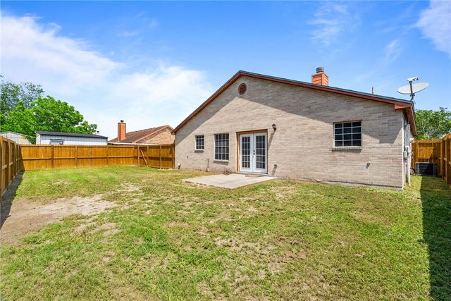 1205 Wyoming St, Alice, TX 78332
