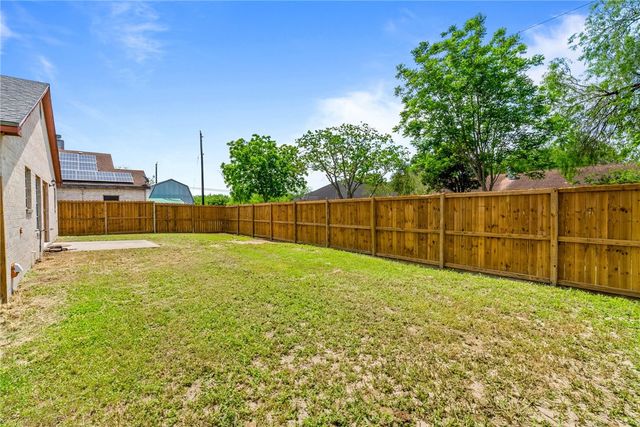 1205 Wyoming St, Alice, TX 78332