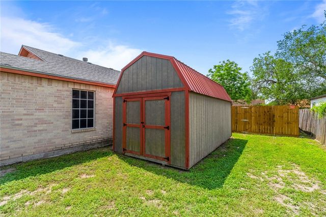 1205 Wyoming St, Alice, TX 78332