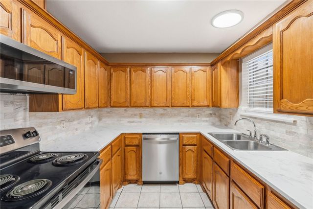 1205 Wyoming St, Alice, TX 78332