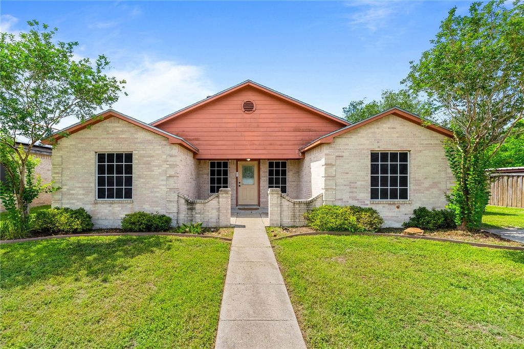 1205 Wyoming St, Alice, TX 78332